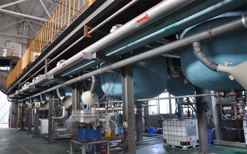 Chất định cỡ trung tính alkyl ketene dimer AKD Nhũ tương làm giấy văn hóa như giấy lưu trữ và giấy in